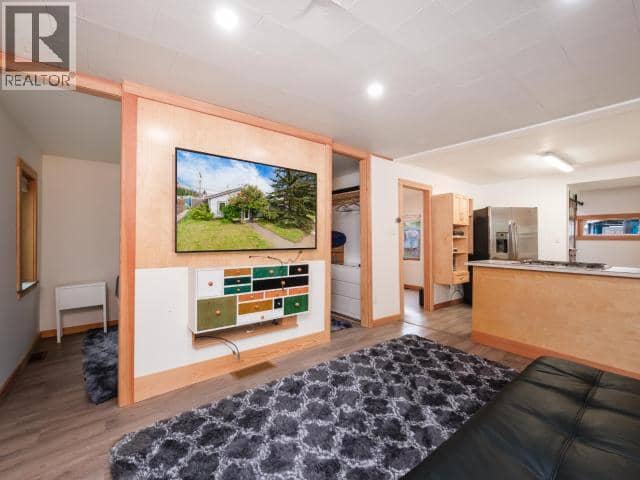 606 Ogilvie Street — photo 4 of 29