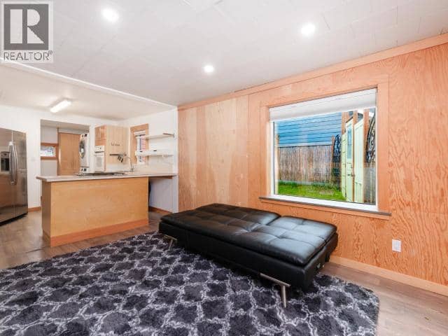 606 Ogilvie Street — photo 5 of 29