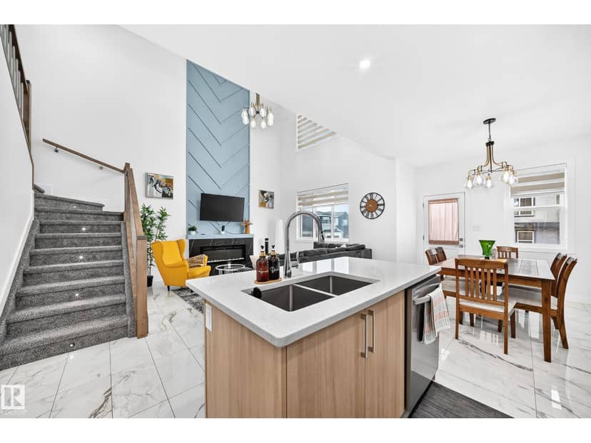 3605 41 AV — photo 10 of 40