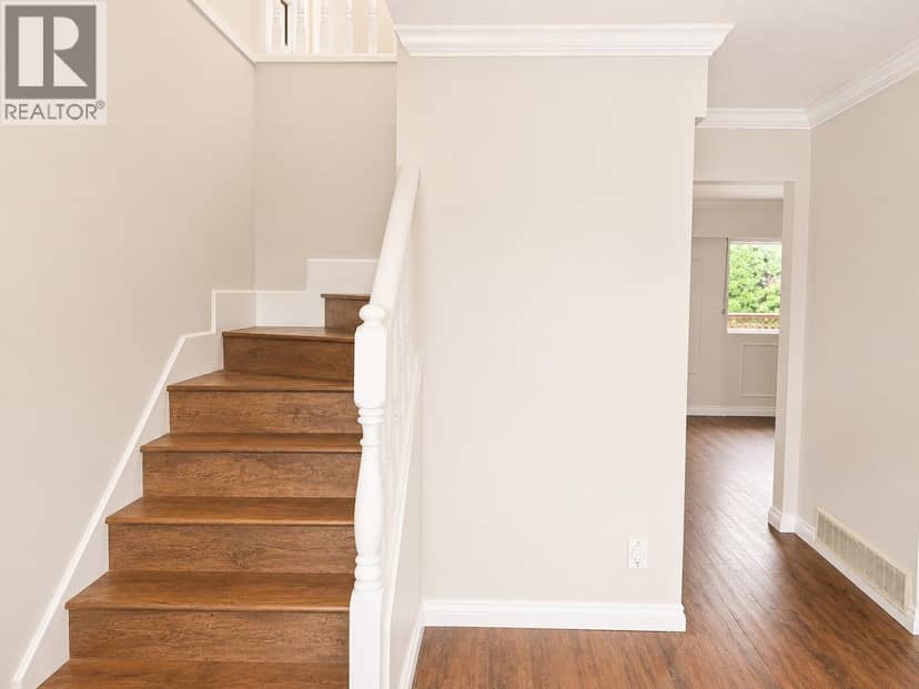 10860 Bromley Place, Richmond, photo 2