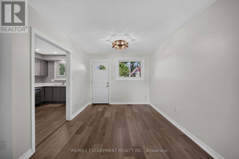 2 - 199 York Road — photo 11 of 40
