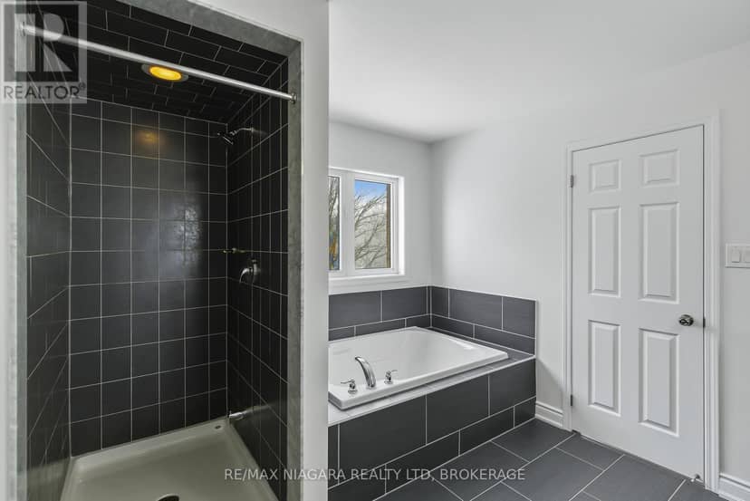8139 Buckeye Crescent — photo 34 of 40