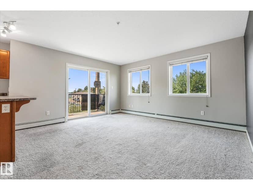 #208 4903 47 AV — photo 10 of 39