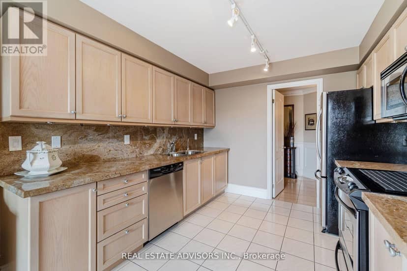 309 - 75 York Mills Road — photo 8 of 39