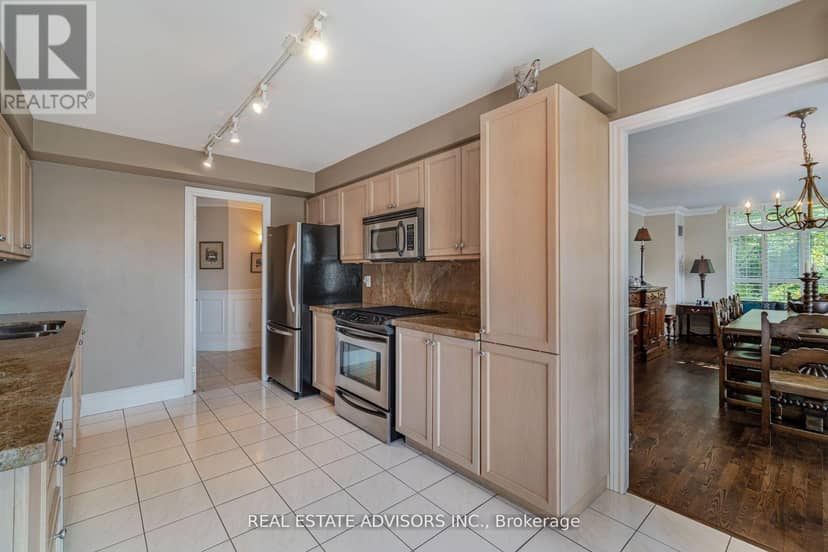 309 - 75 York Mills Road — photo 9 of 39