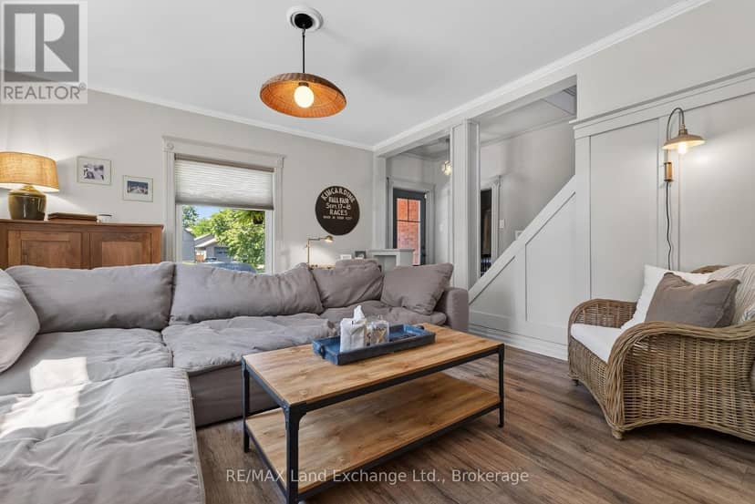 581 Queen Street — photo 12 of 40