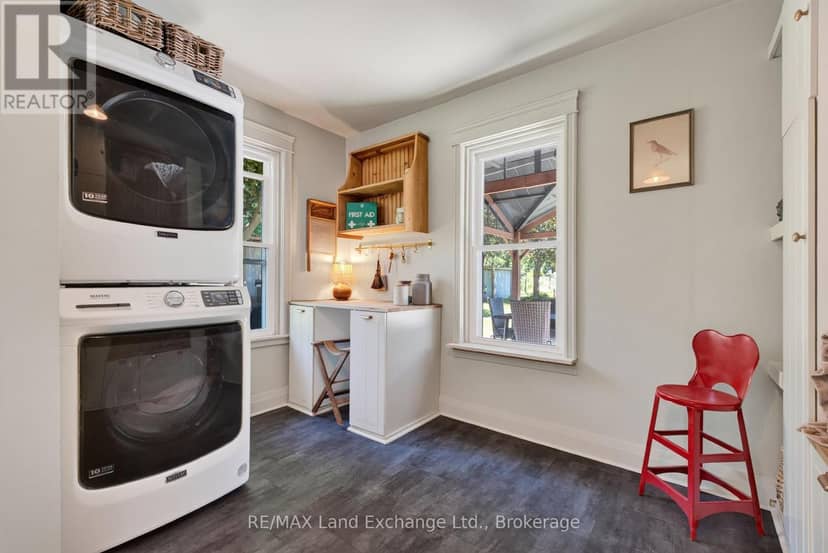 581 Queen Street — photo 18 of 40