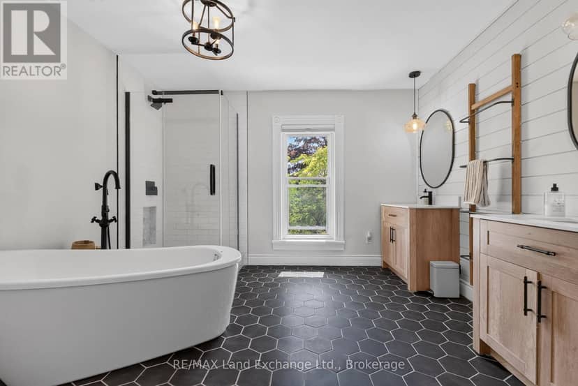 581 Queen Street — photo 24 of 40