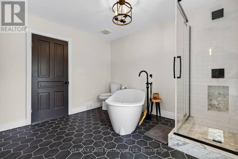 581 Queen Street — photo 28 of 40