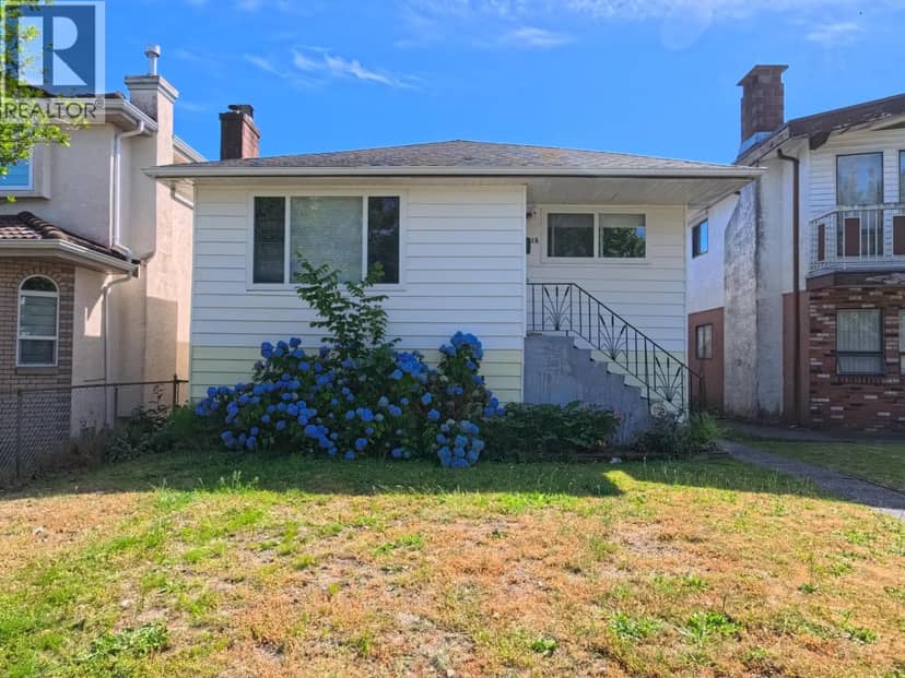 3416 MONMOUTH AVENUE, Vancouver, photo 2
