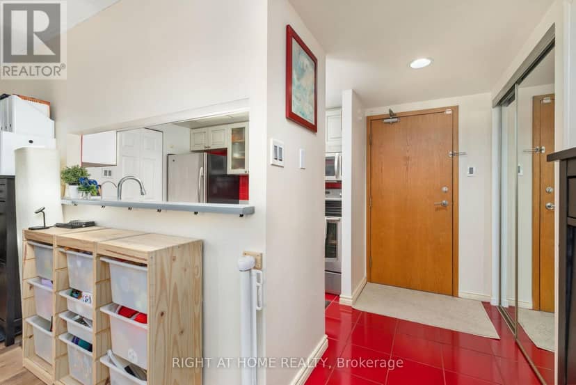 2306 - 77 Harbour Square — photo 19 of 36