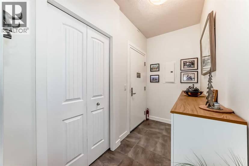 211, 1005A Westmount Drive, Strathmore, photo 3