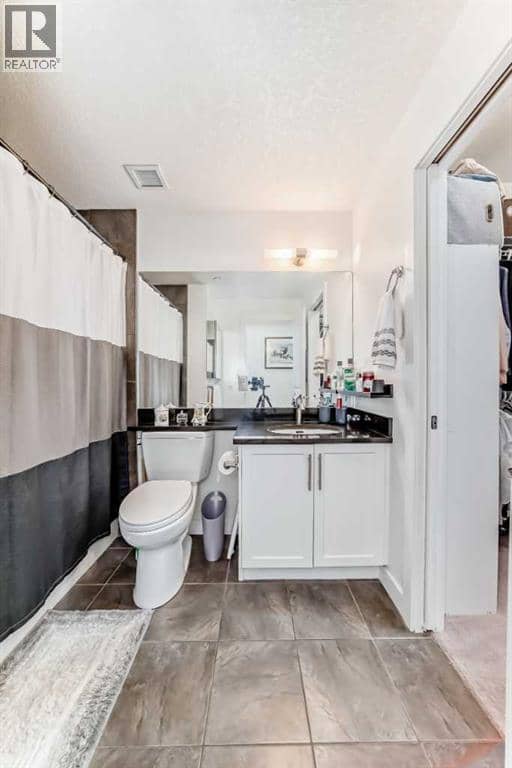 211, 1005A Westmount Drive — photo 28 of 37