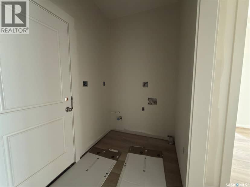 858 DeLaet BAY — photo 10 of 18