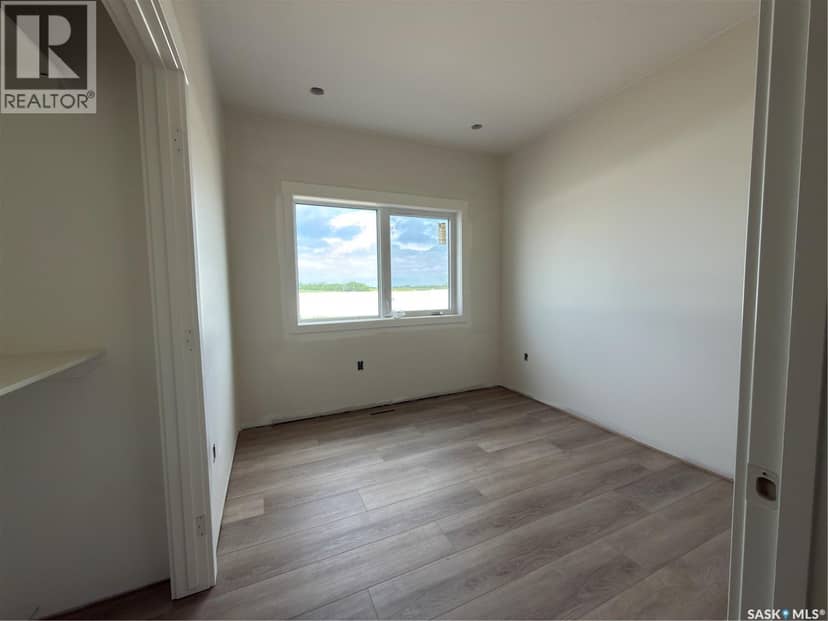 858 DeLaet BAY — photo 7 of 18