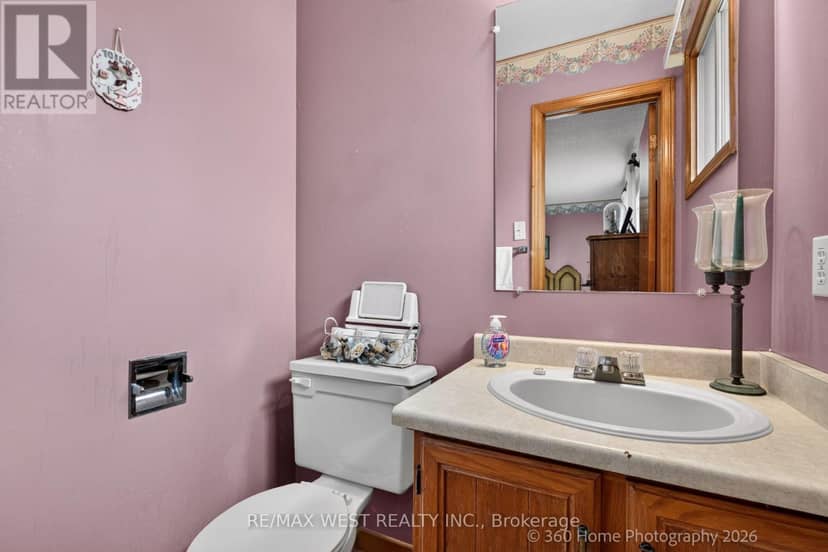 4157 Ottewell Crescent — photo 17 of 28