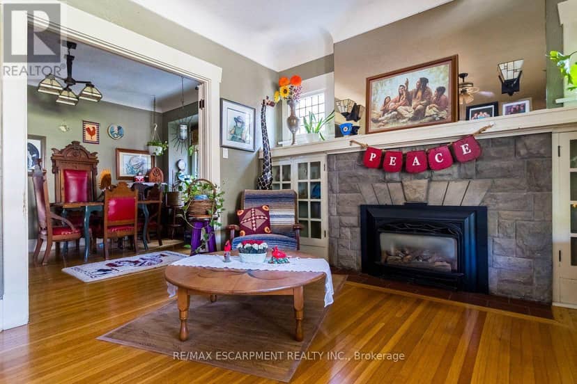 121 Eastbourne Avenue — photo 11 of 40
