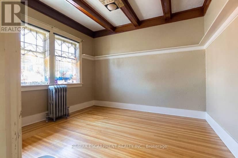 121 Eastbourne Avenue — photo 14 of 40