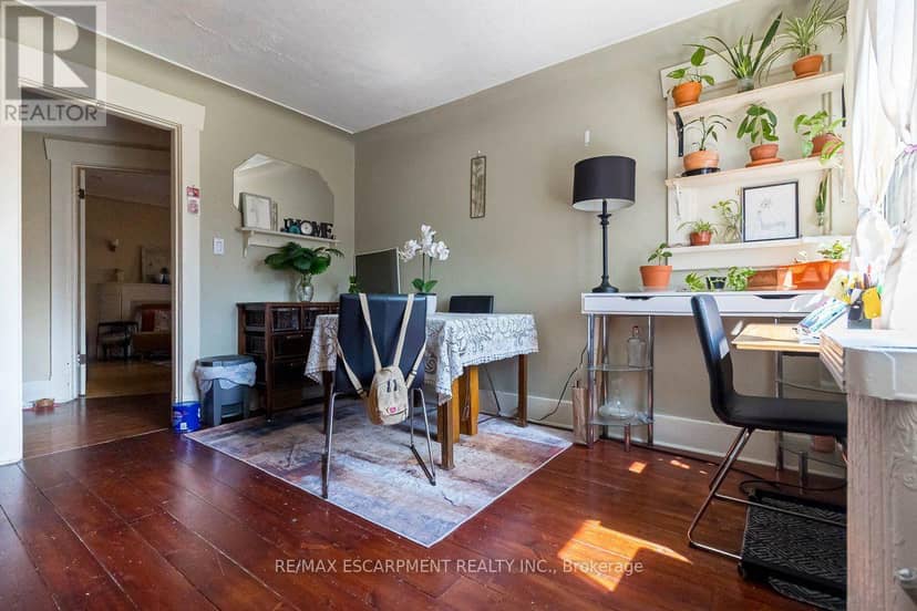 121 Eastbourne Avenue — photo 34 of 40