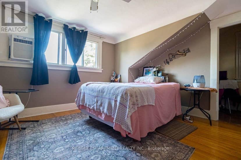 121 Eastbourne Avenue — photo 40 of 40