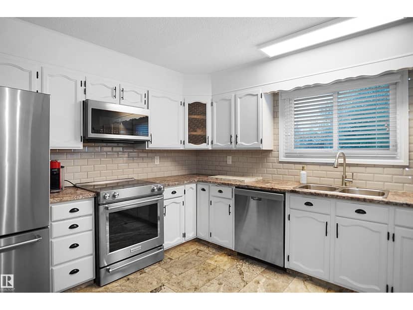 112 Gariepy Cr NW — photo 19 of 40