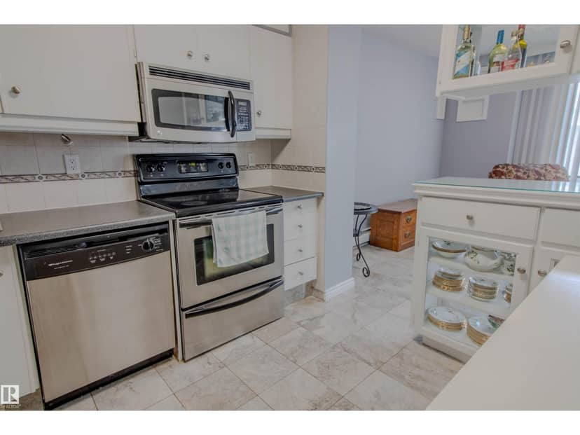 #202 8340 Jasper Av NW — photo 15 of 40