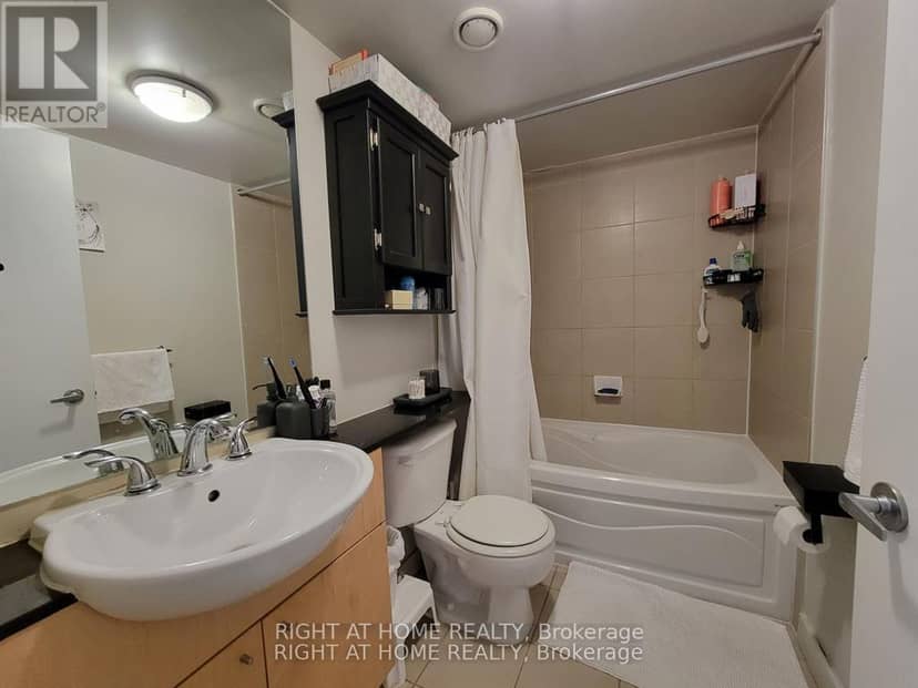 3205 - 361 Front Street W — photo 13 of 15