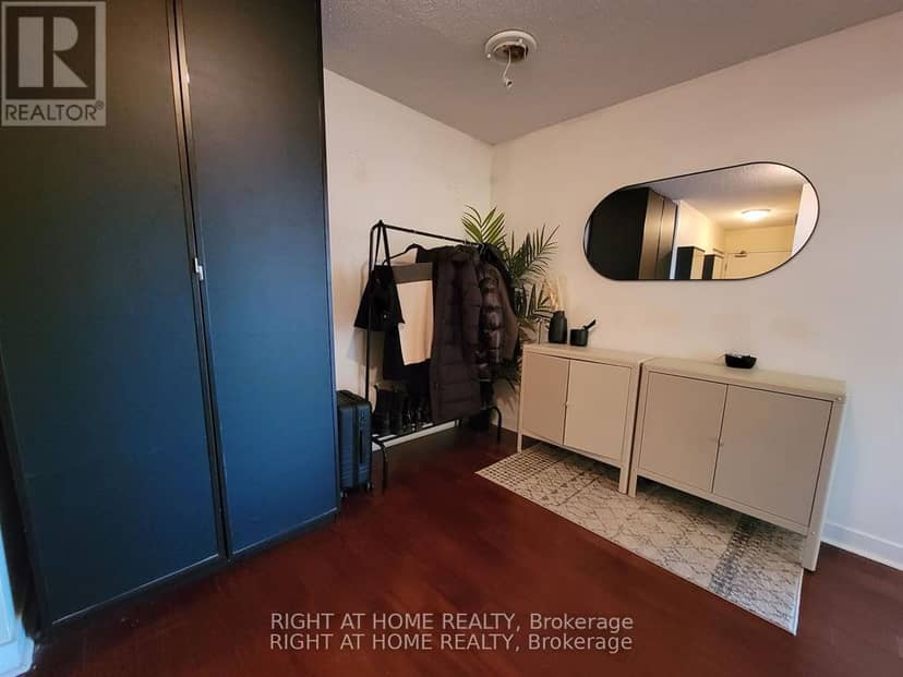 3205 - 361 Front Street W — photo 6 of 15