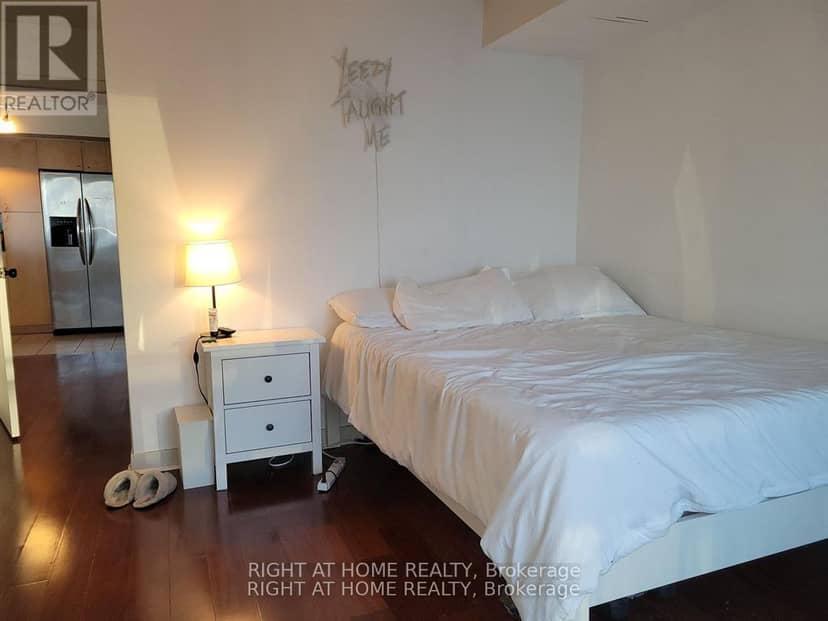 3205 - 361 Front Street W — photo 9 of 15
