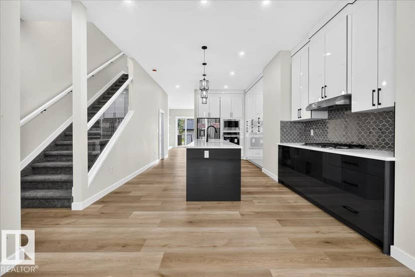 9814 155 ST NW — photo 9 of 40