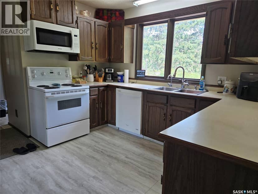 Smandych Acreage — photo 10 of 40