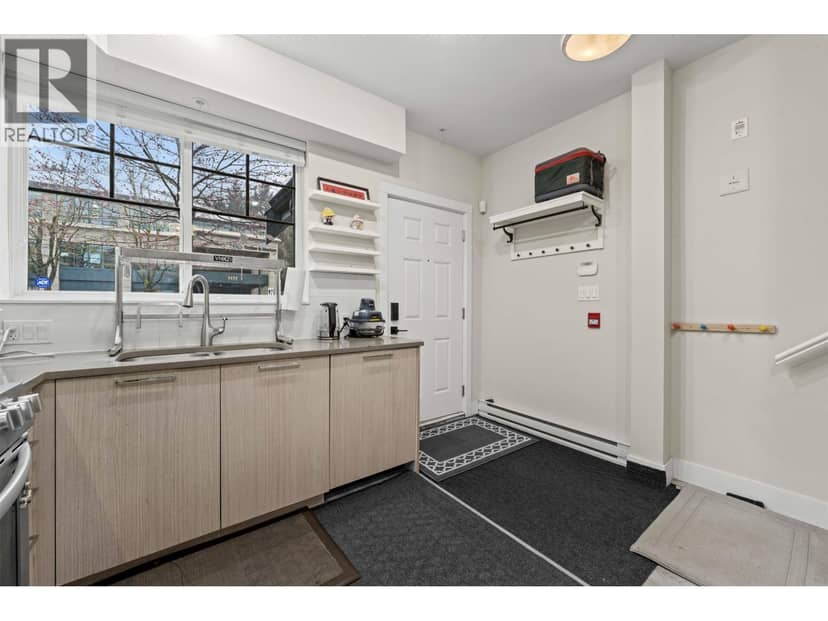 7 5132 CANADA WAY, Burnaby, photo 5