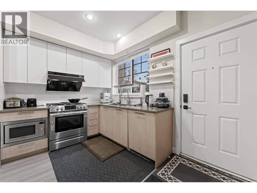 7 5132 CANADA WAY, Burnaby, photo 2
