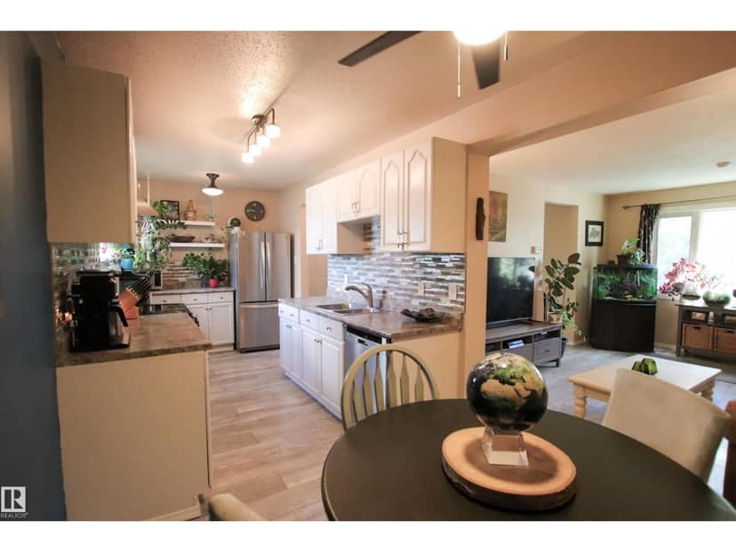 10D Twin Tc NW, Edmonton, photo 8