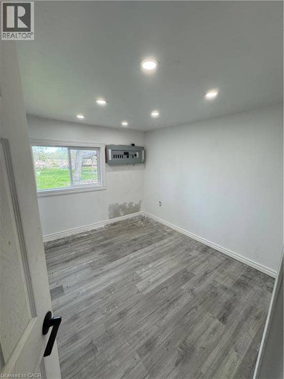 28 DERNER Line — photo 10 of 17