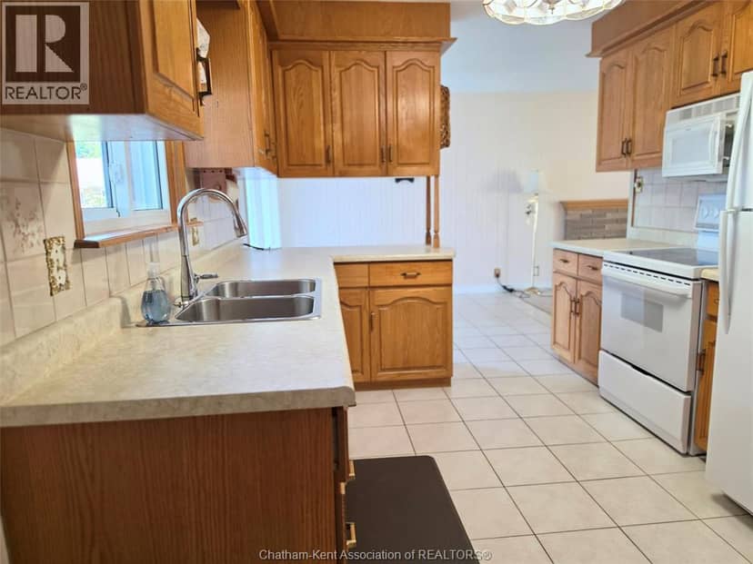 48 Ardleigh DRIVE — photo 10 of 28