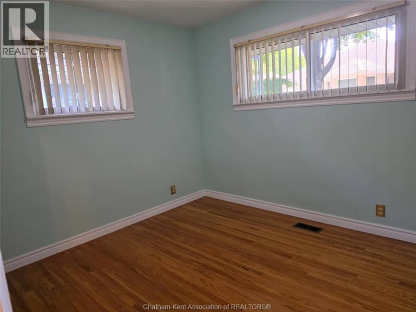48 Ardleigh DRIVE — photo 14 of 28