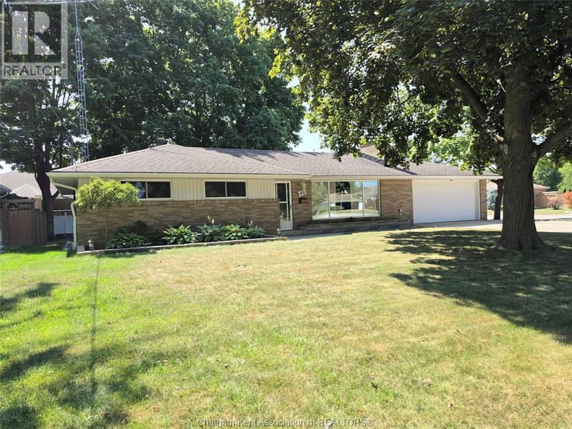 48 Ardleigh DRIVE — photo 3 of 28