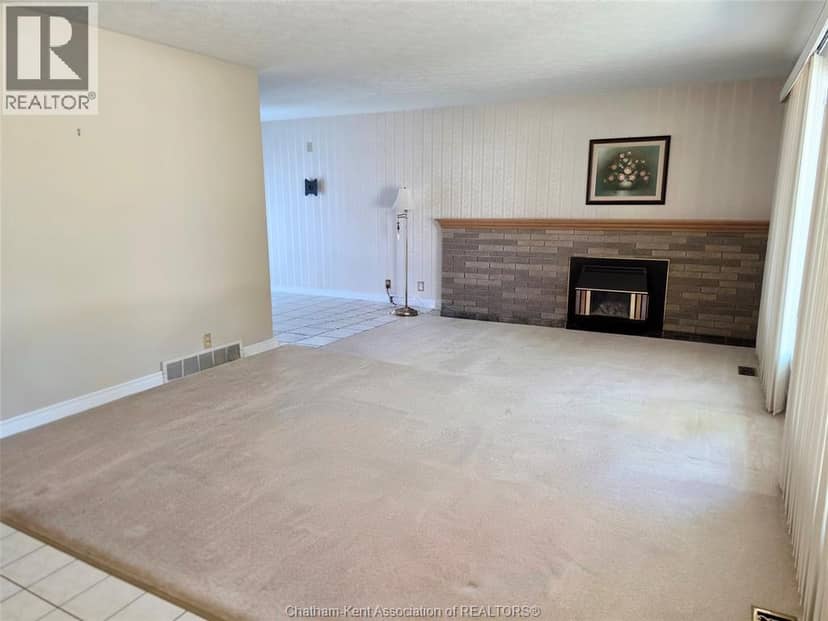 48 Ardleigh DRIVE — photo 4 of 28