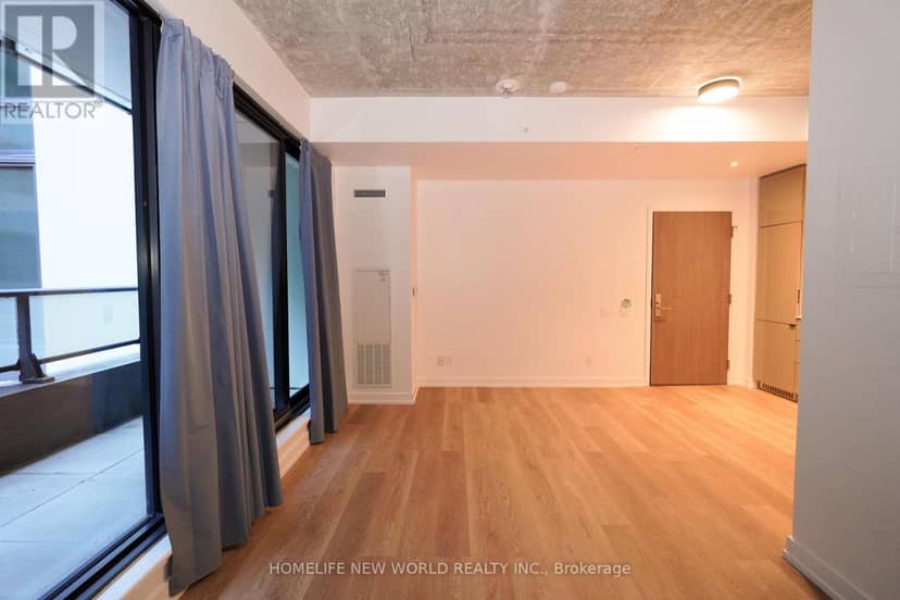 233 - 161 Roehampton Avenue — photo 13 of 18