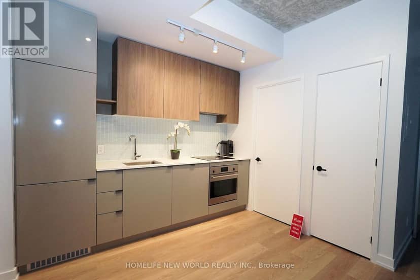 233 - 161 Roehampton Avenue — photo 7 of 18