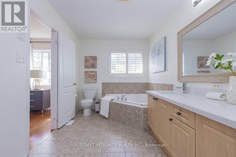 17 Weston Crescent — photo 20 of 32