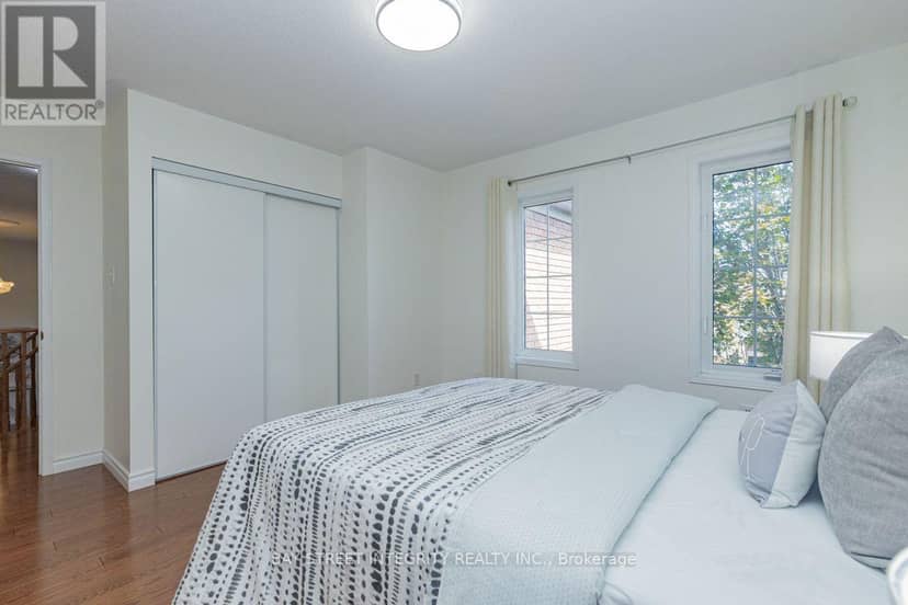 17 Weston Crescent — photo 25 of 32