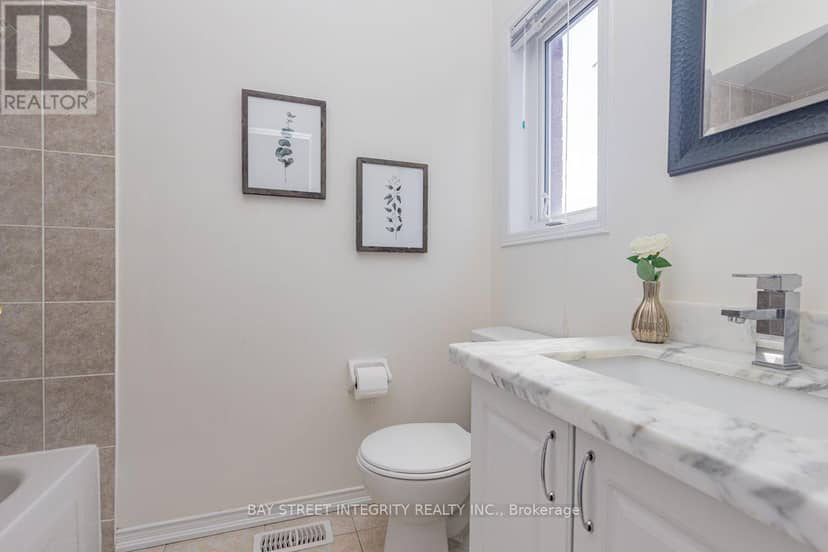 17 Weston Crescent — photo 29 of 32