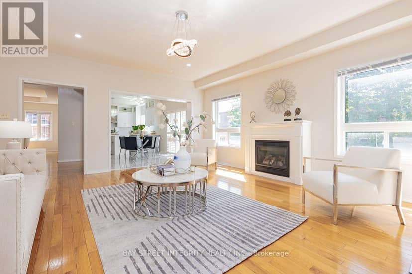 17 Weston Crescent — photo 7 of 32