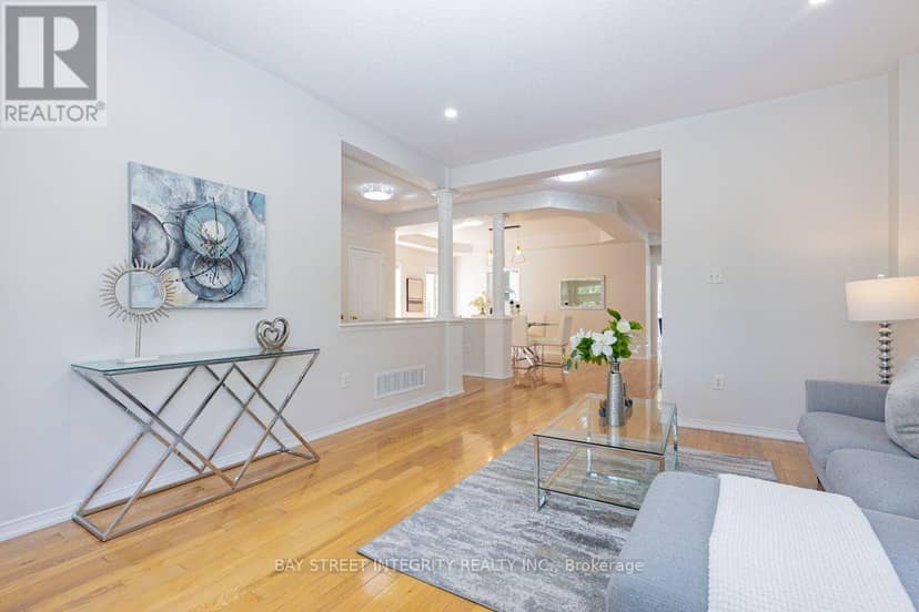 17 Weston Crescent — photo 9 of 32