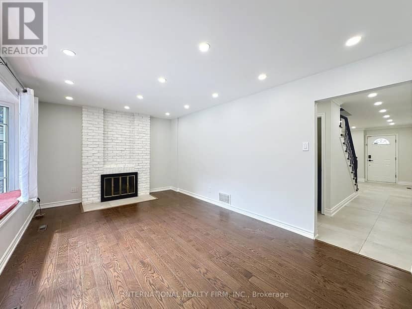 21 Mayvern Crescent — photo 21 of 40