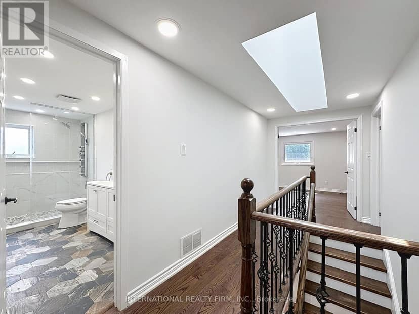 21 Mayvern Crescent — photo 32 of 40