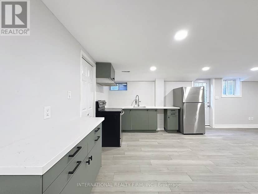21 Mayvern Crescent — photo 37 of 40