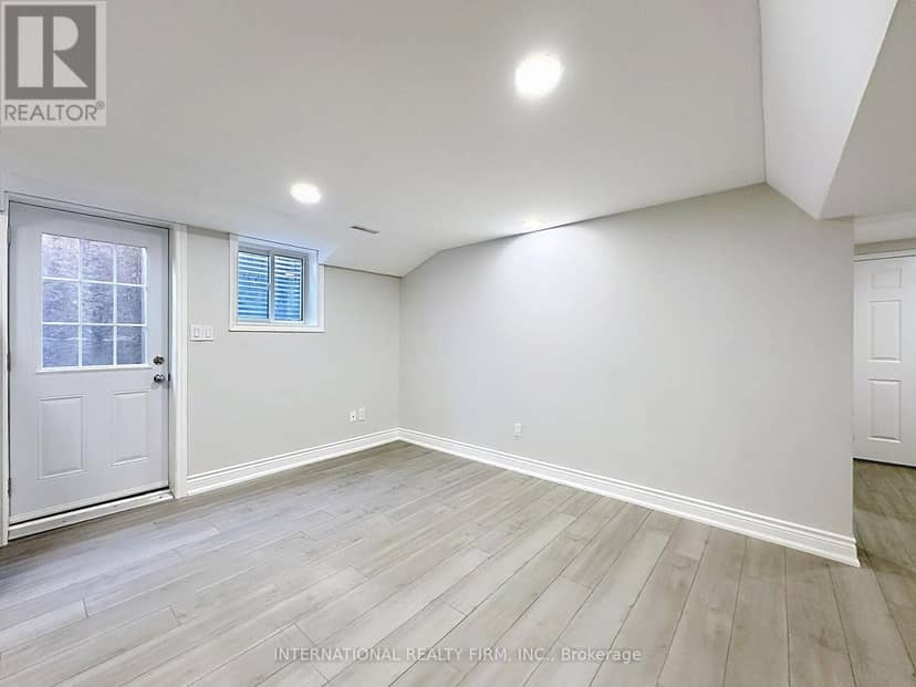 21 Mayvern Crescent — photo 40 of 40